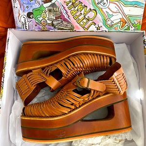 Rare! Free people x Jeffrey Campbell sandals